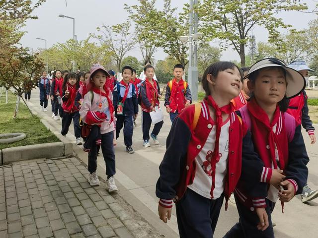 bandao入口：西北大学新闻传播学院马克思主义新闻观实践教学走进秦岭国家植物园(图5)